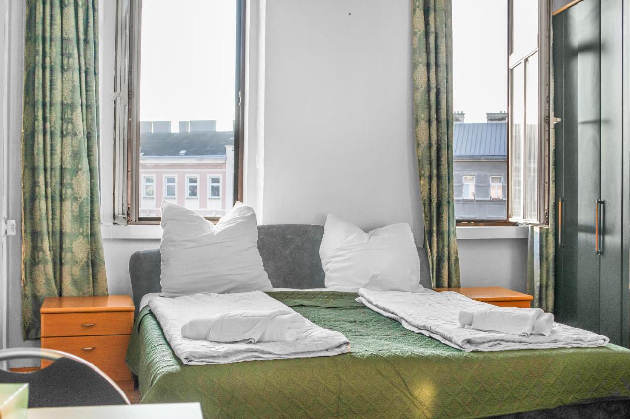 Joyful 2Br Apt. @ Millenium Tower And The Danube Wenen Buitenkant foto